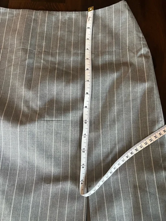 Silk Banana Republic Gray Pinstripe Pencil Skirt with Side Slit - Picture 4 of 5